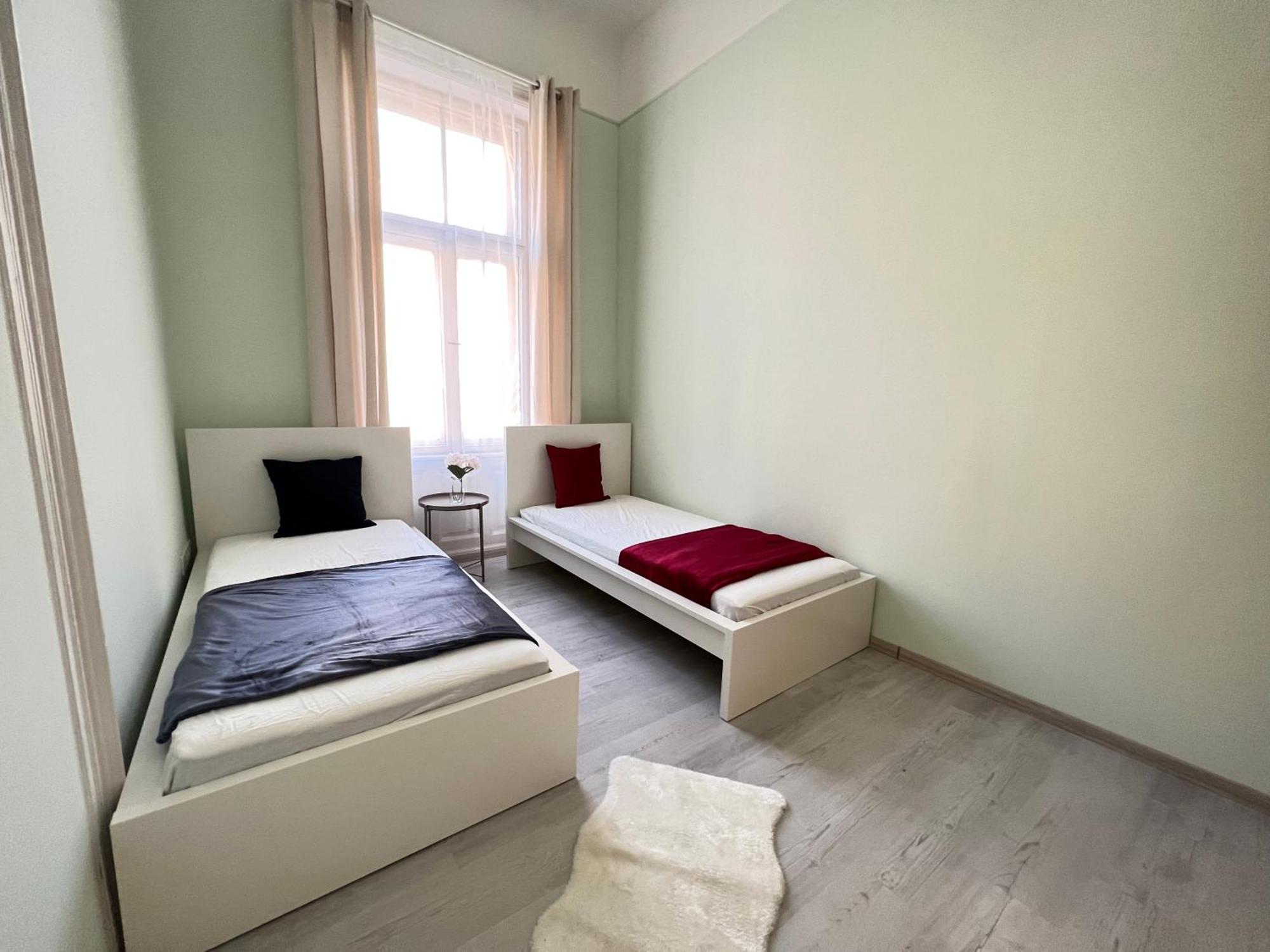 Baross Apartment With Convenience And Style Budapest Exterior photo